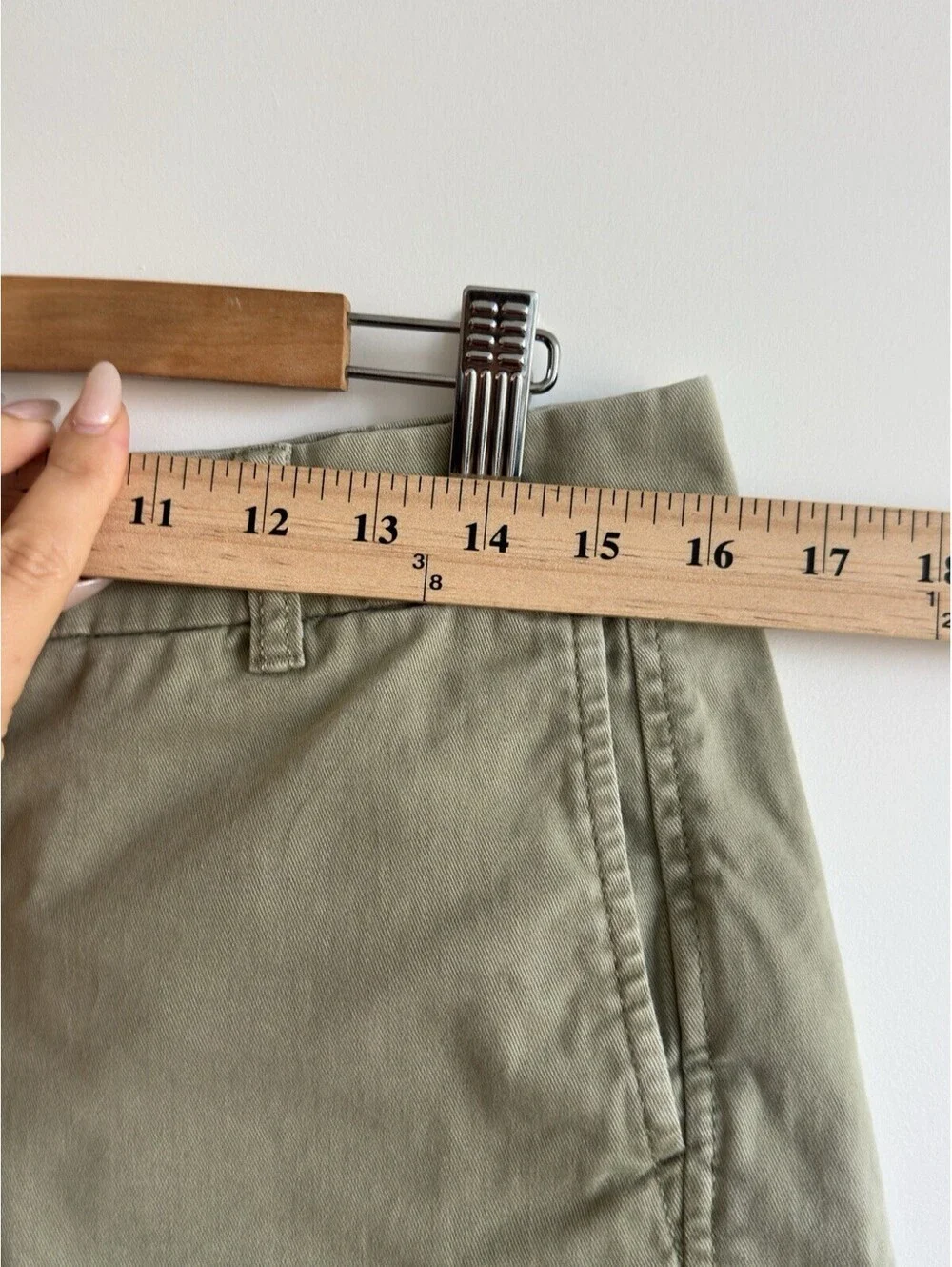 J.Crew 4 Inch Stretch Chino Shorts Olive Green Size 10 Cotton Blend H5806